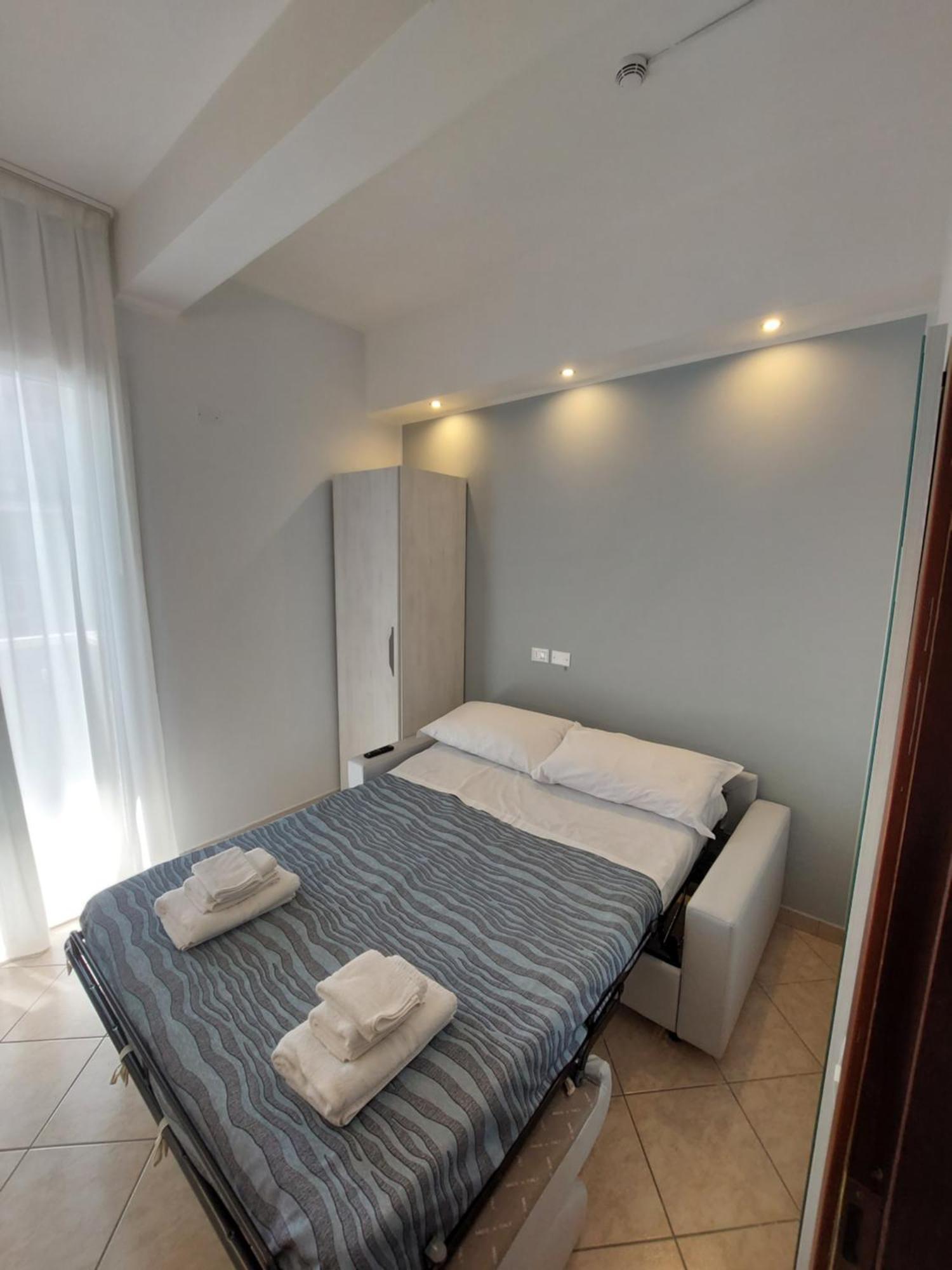 Hotel Caravel Rimini Exterior foto