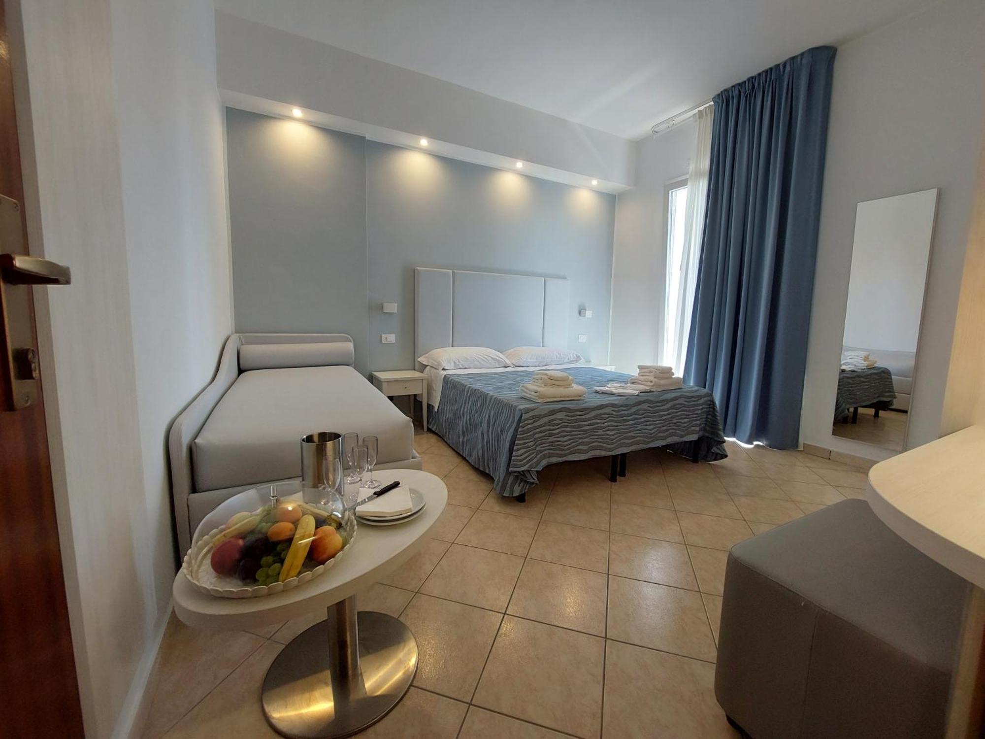 Hotel Caravel Rimini Exterior foto