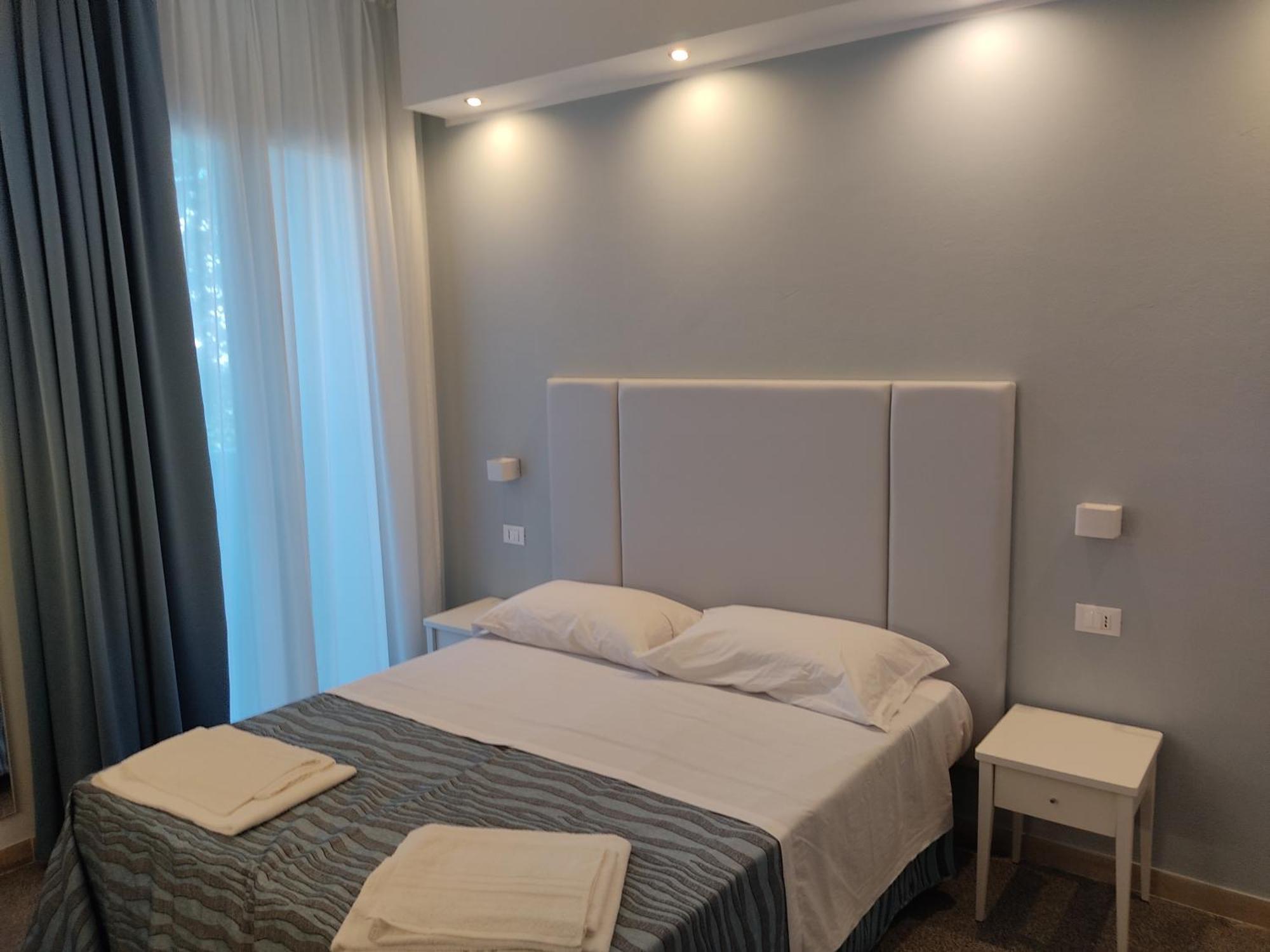 Hotel Caravel Rimini Exterior foto