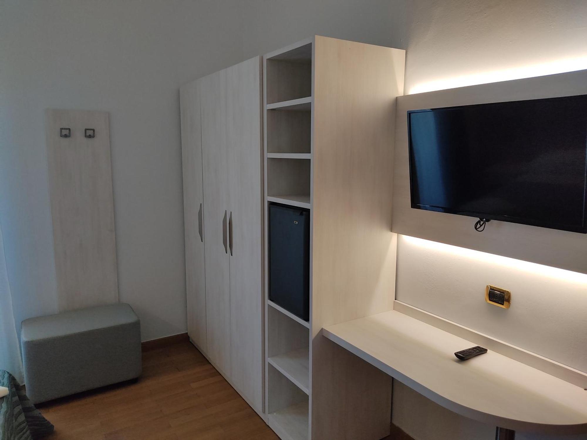 Hotel Caravel Rimini Exterior foto