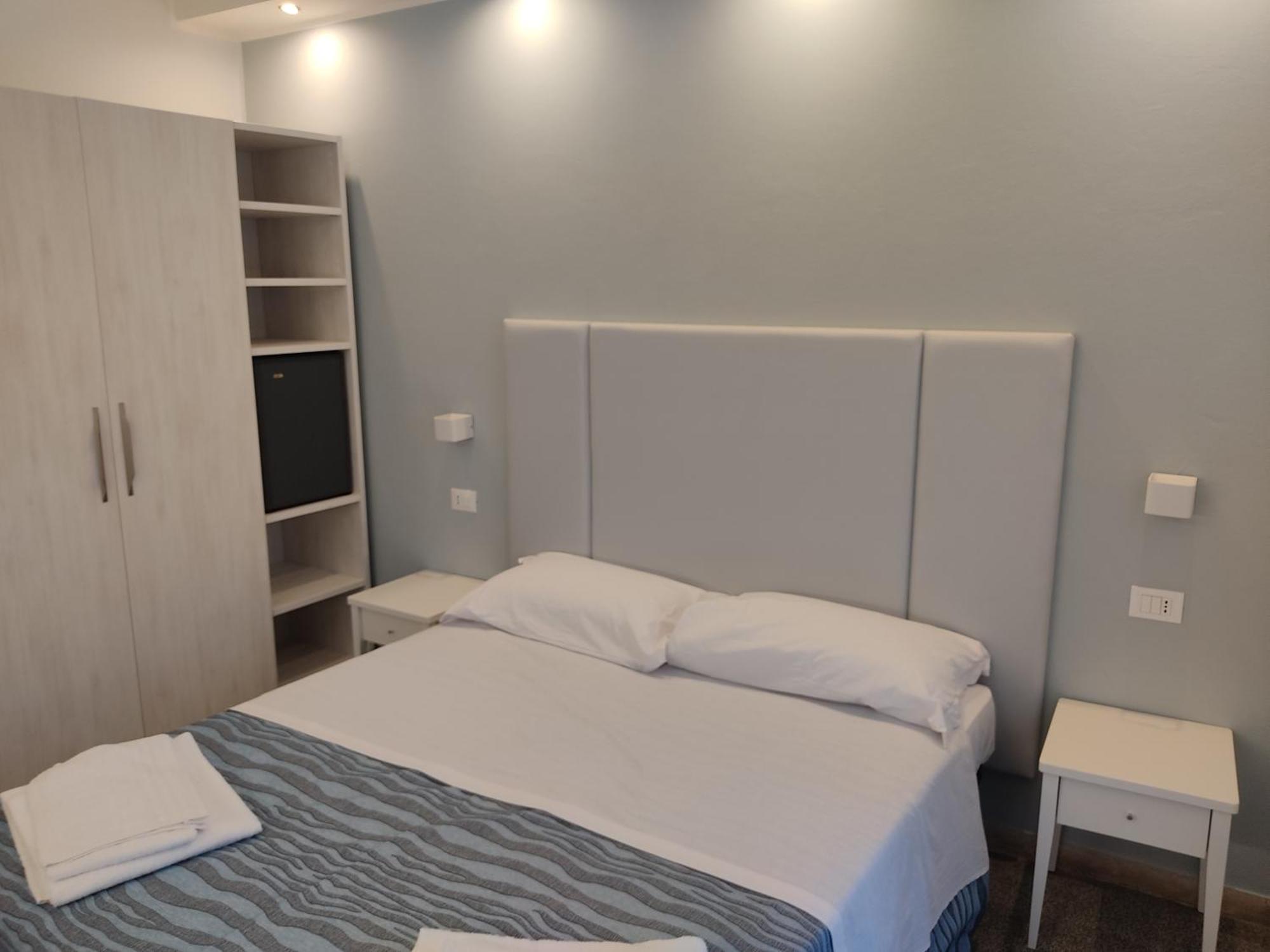 Hotel Caravel Rimini Exterior foto