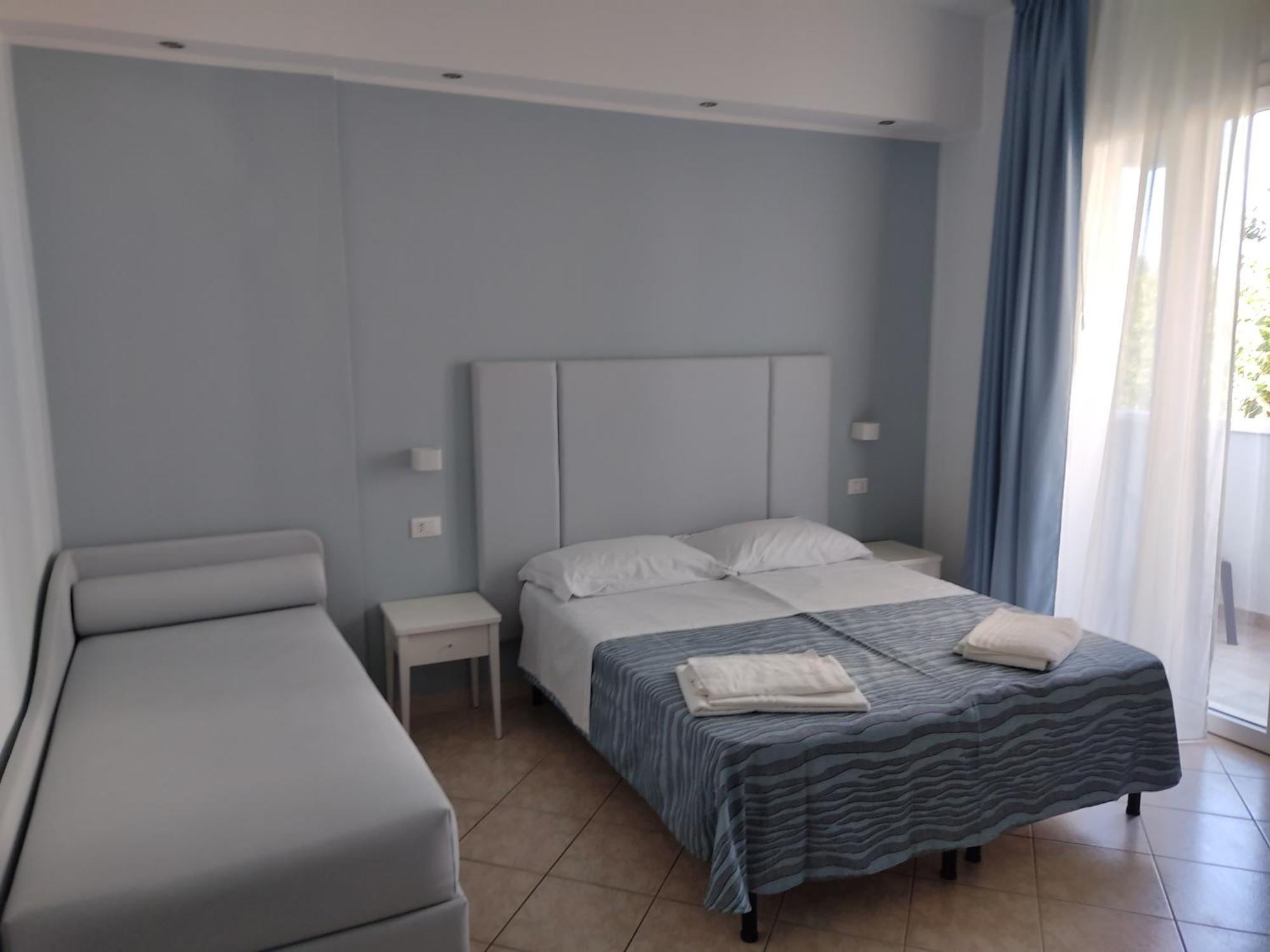 Hotel Caravel Rimini Exterior foto